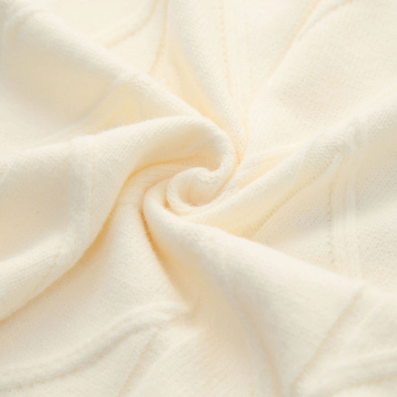 ELYRA™ | Gestrickter Herz-Pullover