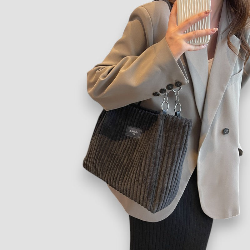 ELYRA™ | Valerie Tasche