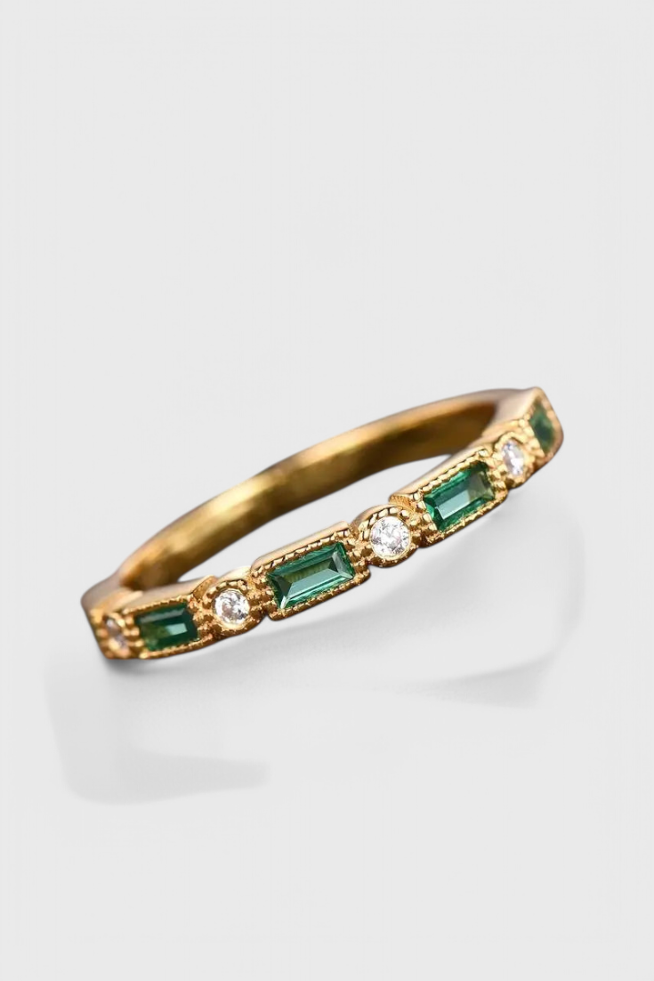 ELYRA™ | Gold Ring with Vintage Green Zirconia